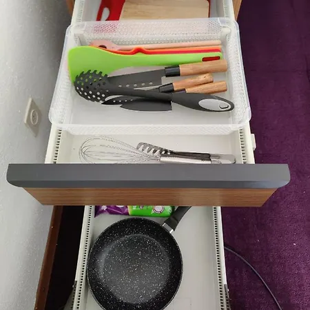 1 Mit Kitchenette *