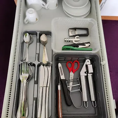 1 Mit Kitchenette *