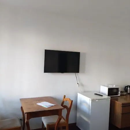 1 Mit Kitchenette *